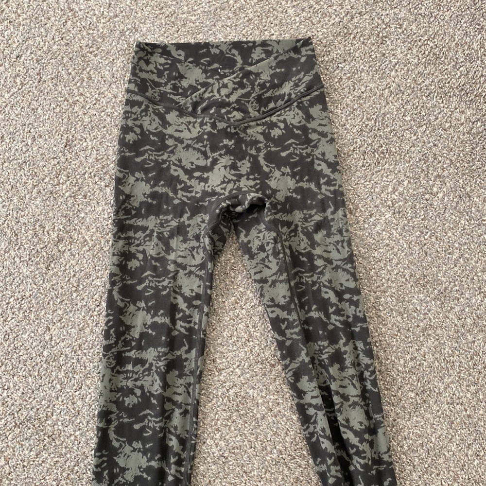 Violate the dresscode leggings
